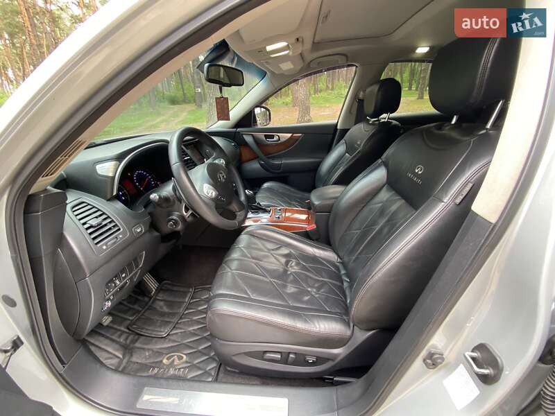 Позашляховик / Кросовер Infiniti FX 37 2010 в Житомирі