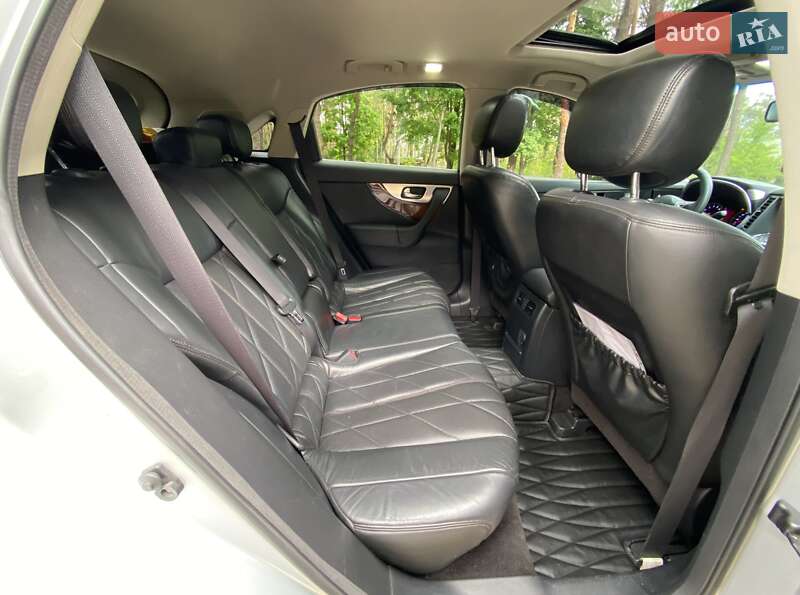 Позашляховик / Кросовер Infiniti FX 37 2010 в Житомирі
