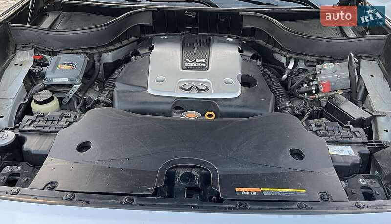 Позашляховик / Кросовер Infiniti FX 37 2010 в Житомирі