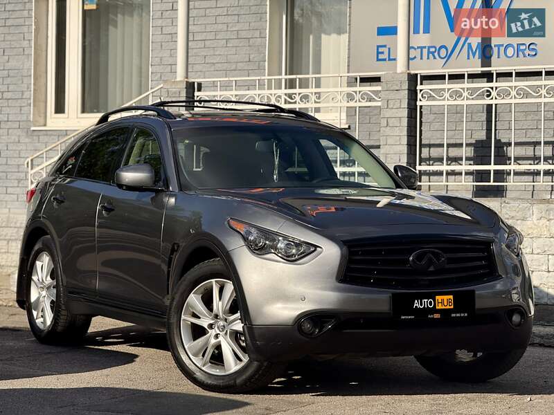 Внедорожник / Кроссовер Infiniti FX 37 2013 в 