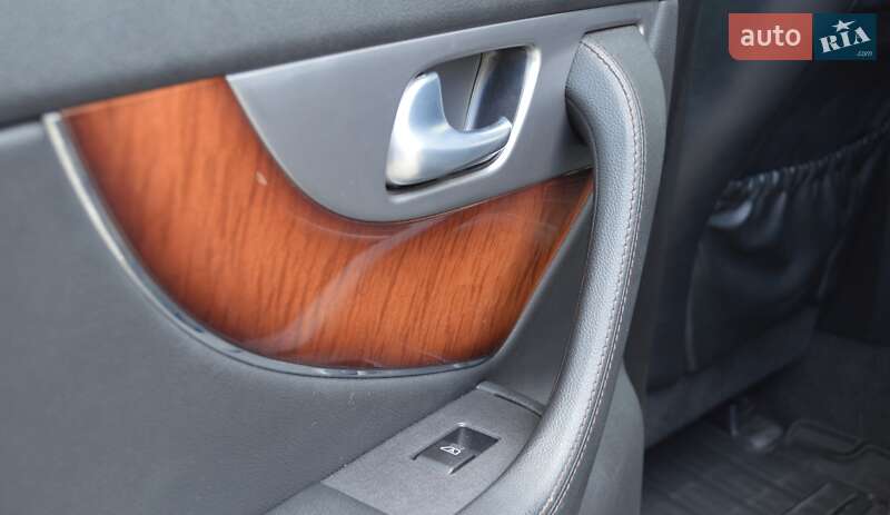 Позашляховик / Кросовер Infiniti FX 37 2012 в Одесі