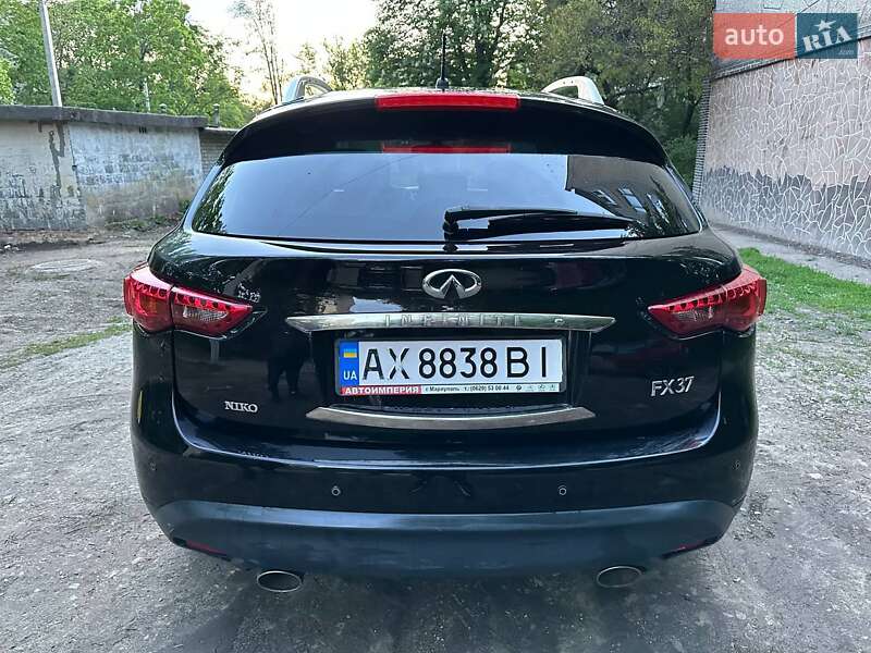 Позашляховик / Кросовер Infiniti FX 37 2011 в Харкові