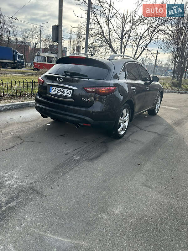 Внедорожник / Кроссовер Infiniti FX 37 2011 в Киеве