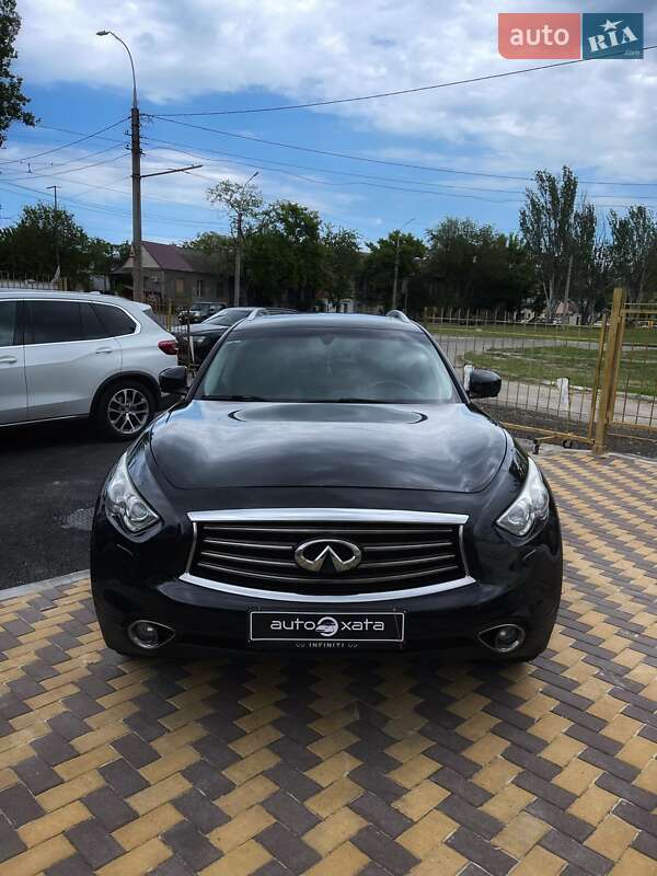 Внедорожник / Кроссовер Infiniti FX 37 2012 в 