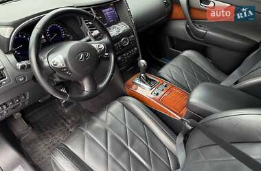 Внедорожник / Кроссовер Infiniti FX 37 2013 в 