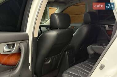 Внедорожник / Кроссовер Infiniti FX 37 2013 в 