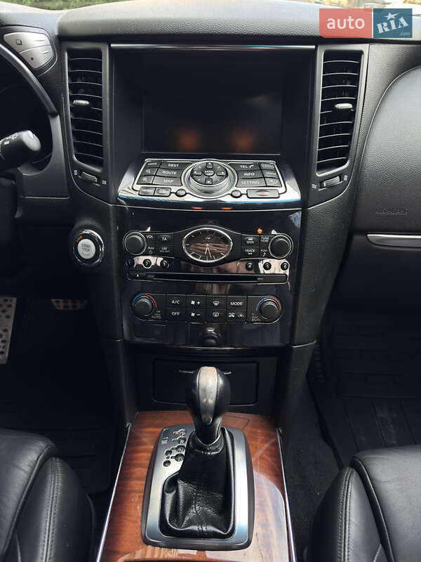 Позашляховик / Кросовер Infiniti FX 37 2010 в Києві