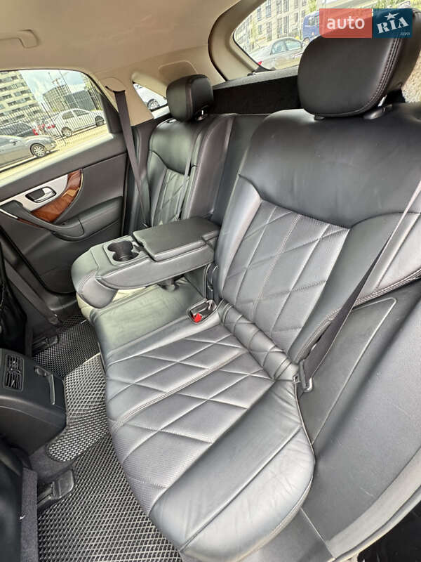 Позашляховик / Кросовер Infiniti FX 37 2012 в Києві