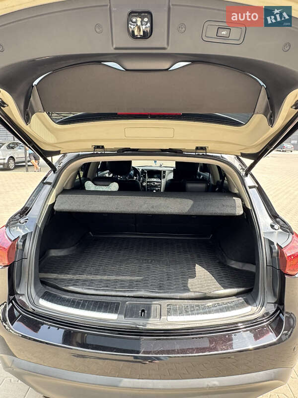 Позашляховик / Кросовер Infiniti FX 37 2012 в Києві