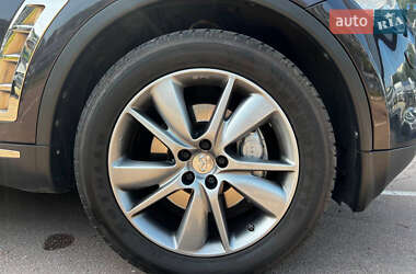 Внедорожник / Кроссовер Infiniti FX 37 2012 в 