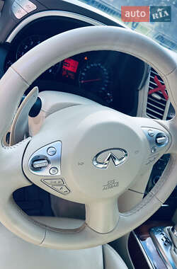Внедорожник / Кроссовер Infiniti FX 37 2011 в 