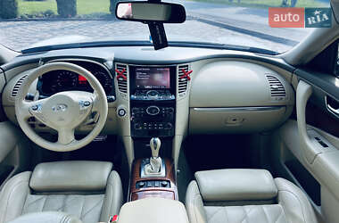 Внедорожник / Кроссовер Infiniti FX 37 2011 в 