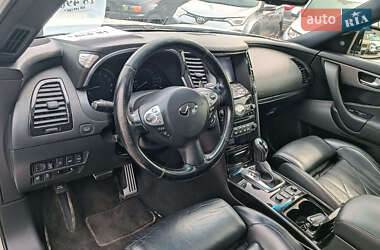 Внедорожник / Кроссовер Infiniti FX 37 2013 в 