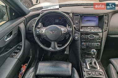 Внедорожник / Кроссовер Infiniti FX 37 2013 в 