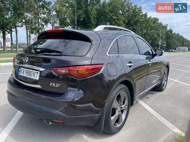 Позашляховик / Кросовер Infiniti FX 37 2010 в Києві