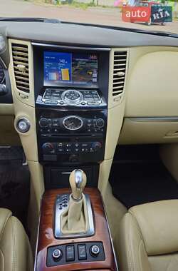 Внедорожник / Кроссовер Infiniti FX 37 2011 в 