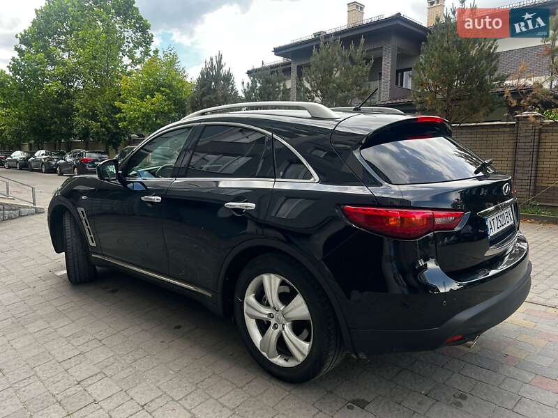 Позашляховик / Кросовер Infiniti FX 37 2010 в Івано-Франківську