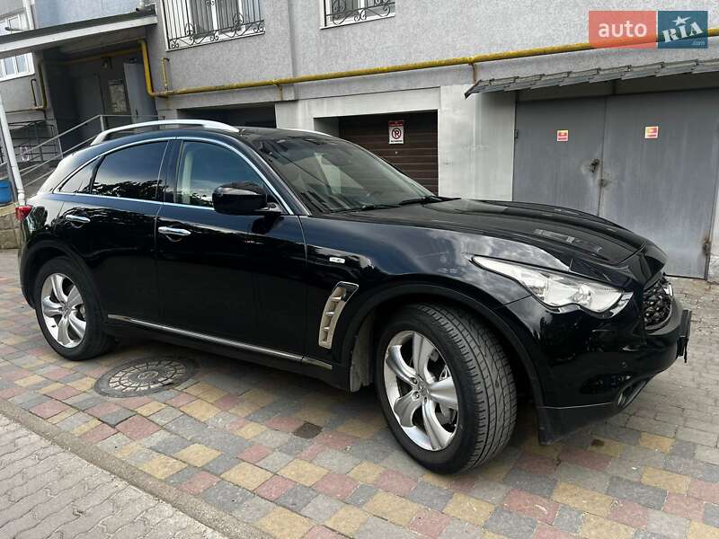 Позашляховик / Кросовер Infiniti FX 37 2010 в Івано-Франківську