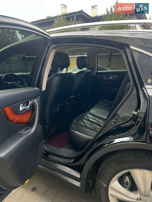 Позашляховик / Кросовер Infiniti FX 37 2010 в Івано-Франківську