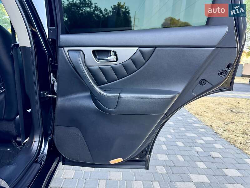 Внедорожник / Кроссовер Infiniti FX 37 2012 в Одессе