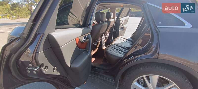 Позашляховик / Кросовер Infiniti FX 37 2010 в Києві