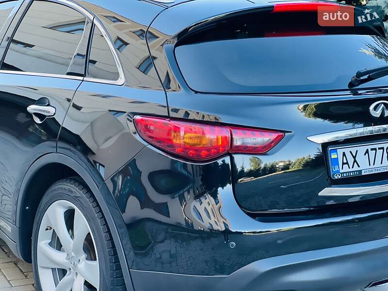 Внедорожник / Кроссовер Infiniti FX 37 2011 в Харькове