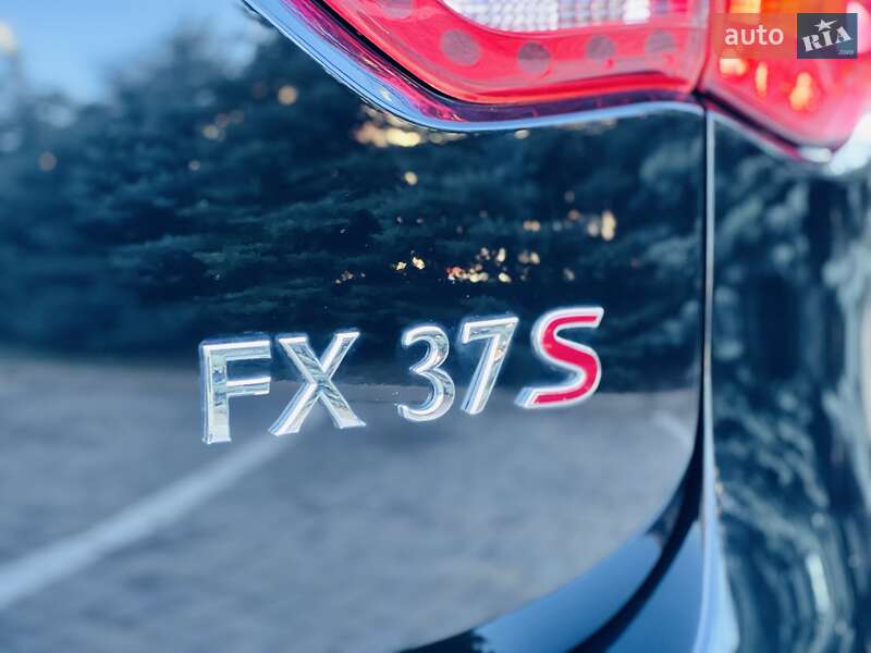 Внедорожник / Кроссовер Infiniti FX 37 2011 в Харькове