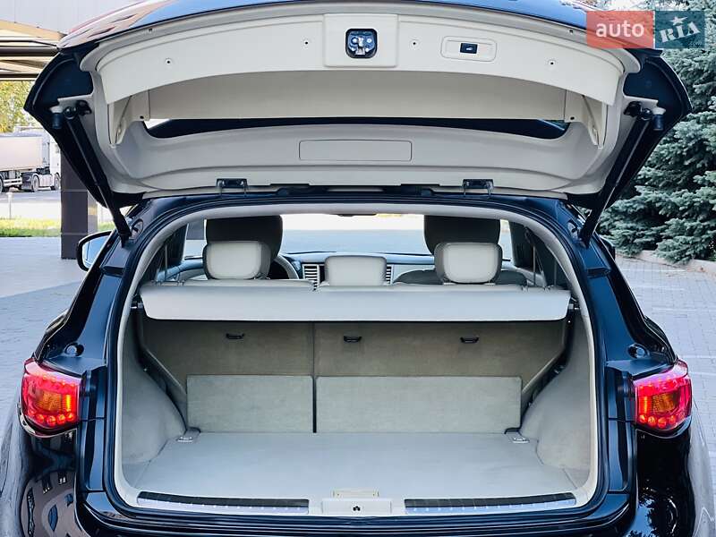 Внедорожник / Кроссовер Infiniti FX 37 2011 в Харькове