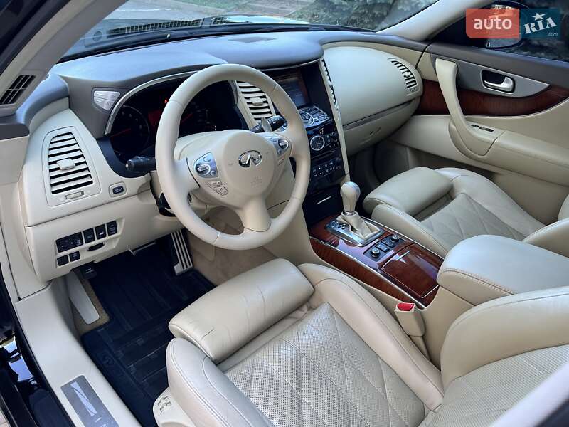 Внедорожник / Кроссовер Infiniti FX 37 2011 в Харькове