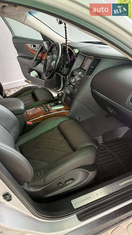Внедорожник / Кроссовер Infiniti FX 37 2010 в Черкассах
