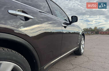 Внедорожник / Кроссовер Infiniti FX 37 2010 в 
