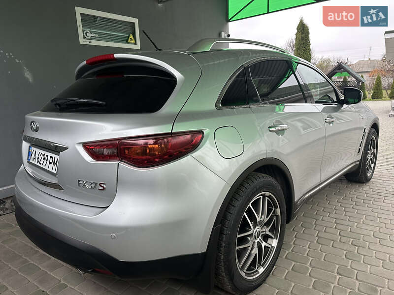 Внедорожник / Кроссовер Infiniti FX 37 2010 в Черкассах