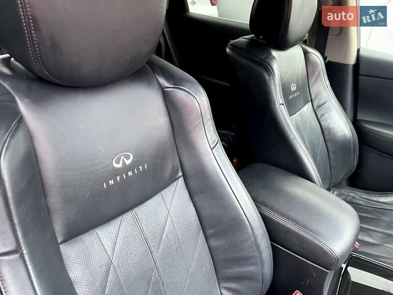 Внедорожник / Кроссовер Infiniti FX 37 2012 в Киеве