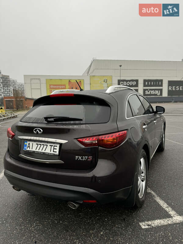 Внедорожник / Кроссовер Infiniti FX 37 2010 в Киеве фото 5 Внедорожник / Кроссовер Infiniti FX 37 2010 в Киеве