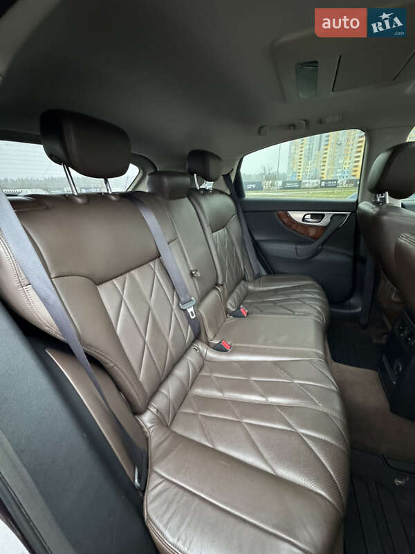 Внедорожник / Кроссовер Infiniti FX 37 2010 в Киеве фото 12 Внедорожник / Кроссовер Infiniti FX 37 2010 в Киеве