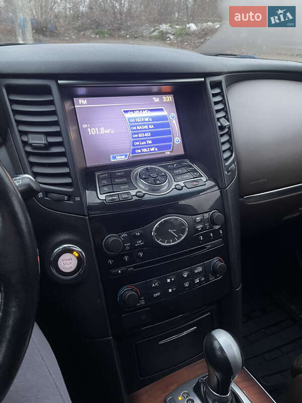 Позашляховик / Кросовер Infiniti FX 37 2011 в Чернігові