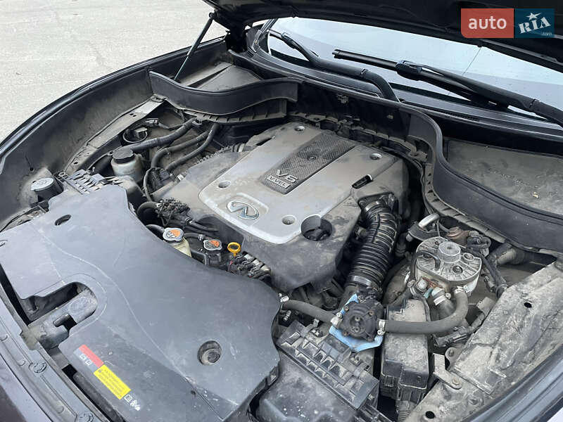 Позашляховик / Кросовер Infiniti FX 37 2011 в Чернігові