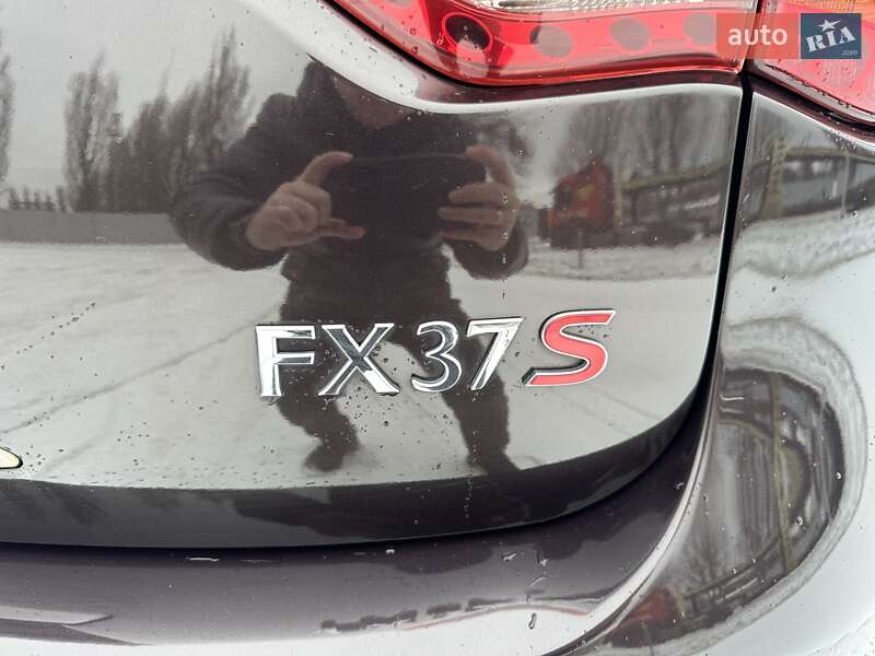 Позашляховик / Кросовер Infiniti FX 37 2011 в Києві