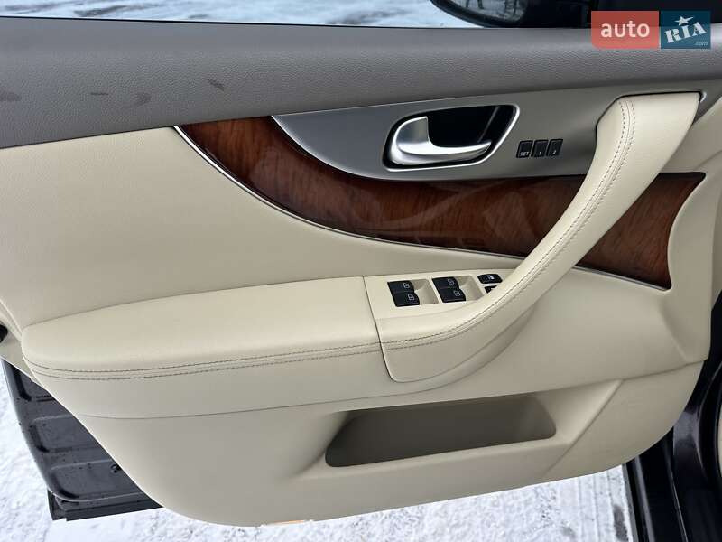 Позашляховик / Кросовер Infiniti FX 37 2011 в Києві