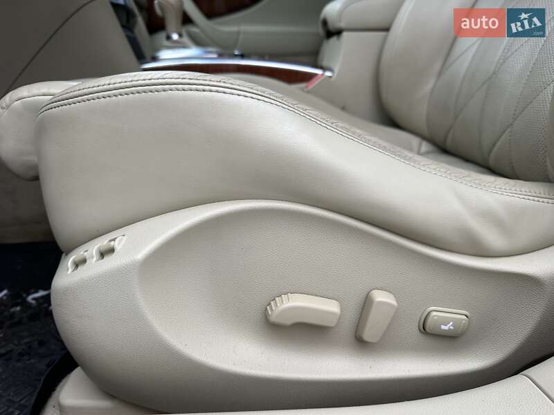 Позашляховик / Кросовер Infiniti FX 37 2011 в Києві