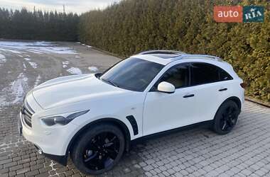 Позашляховик / Кросовер Infiniti FX 37 2012 в Чернівцях