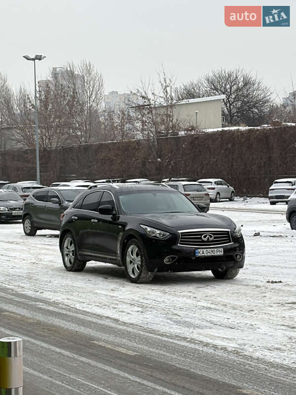 Infiniti FX 37 2011