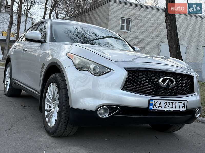 Внедорожник / Кроссовер Infiniti FX 37 2013 в Каменском