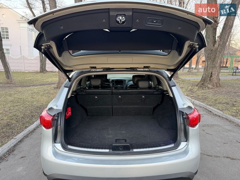 Внедорожник / Кроссовер Infiniti FX 37 2013 в Каменском