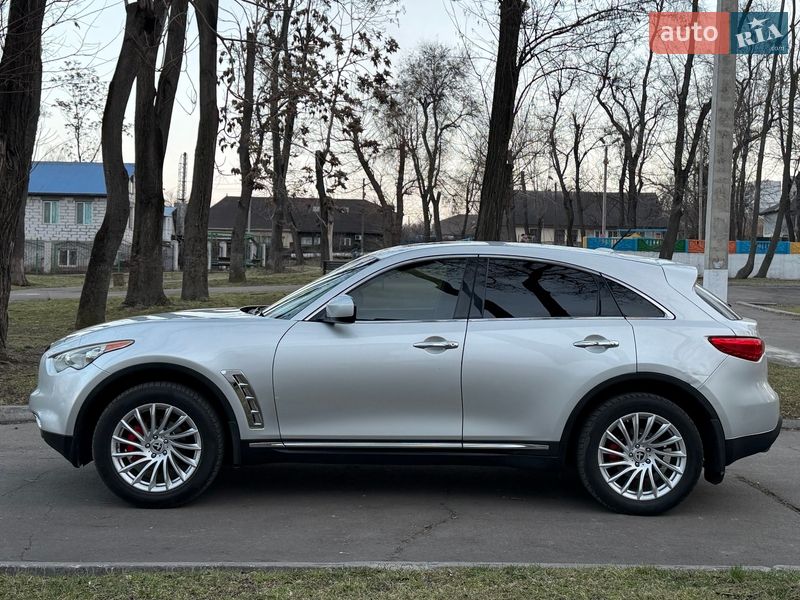 Внедорожник / Кроссовер Infiniti FX 37 2013 в Каменском