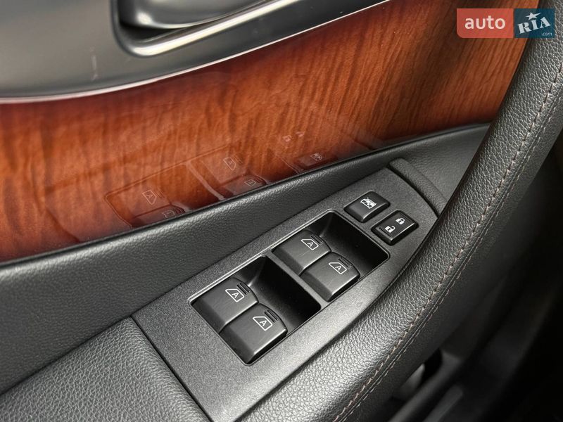 Внедорожник / Кроссовер Infiniti FX 37 2010 в Киеве