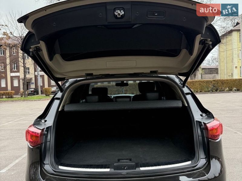 Внедорожник / Кроссовер Infiniti FX 37 2012 в Каменском