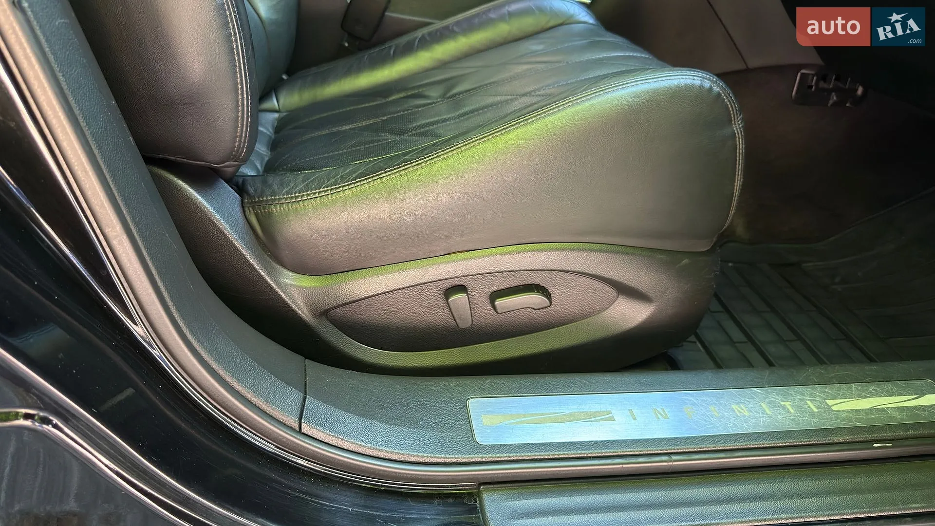 2010 Infiniti FX - мініатюра 25