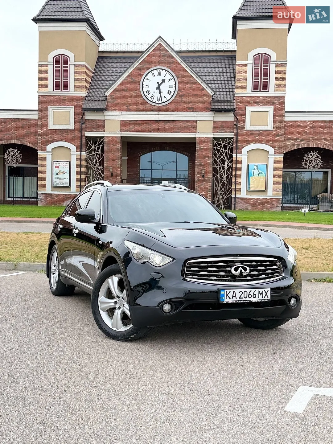 2010 Infiniti FX - фото 1