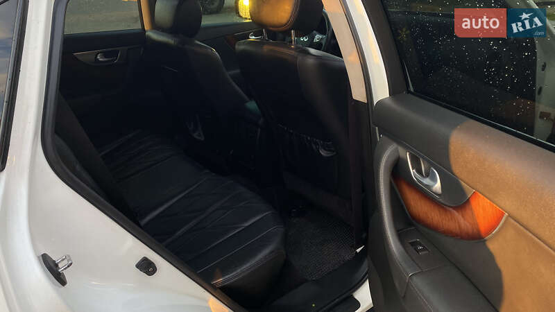 Внедорожник / Кроссовер Infiniti FX 50 2010 в Новомосковске